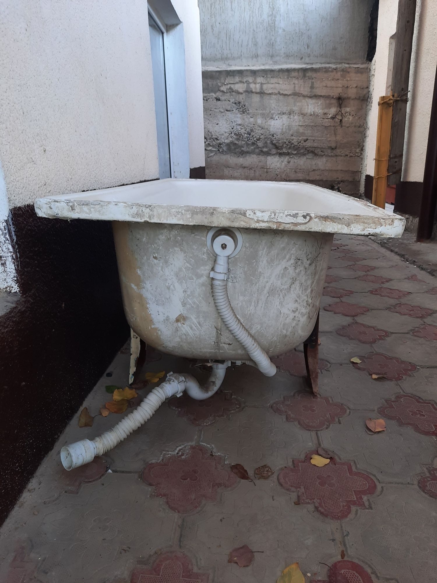 Ванна           .
