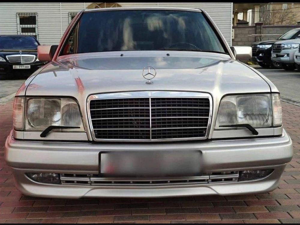 Mersedes W124 бамперы полный комплект,порог,туманник,крыло,решетка
