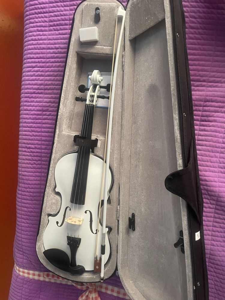 Скрипка violin срочна продаё