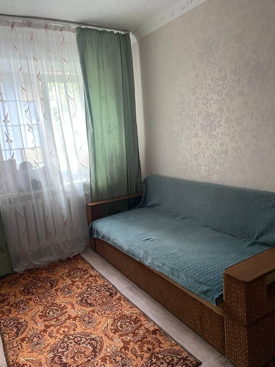 Продается комната в общежитии в центре города возле Акимата.