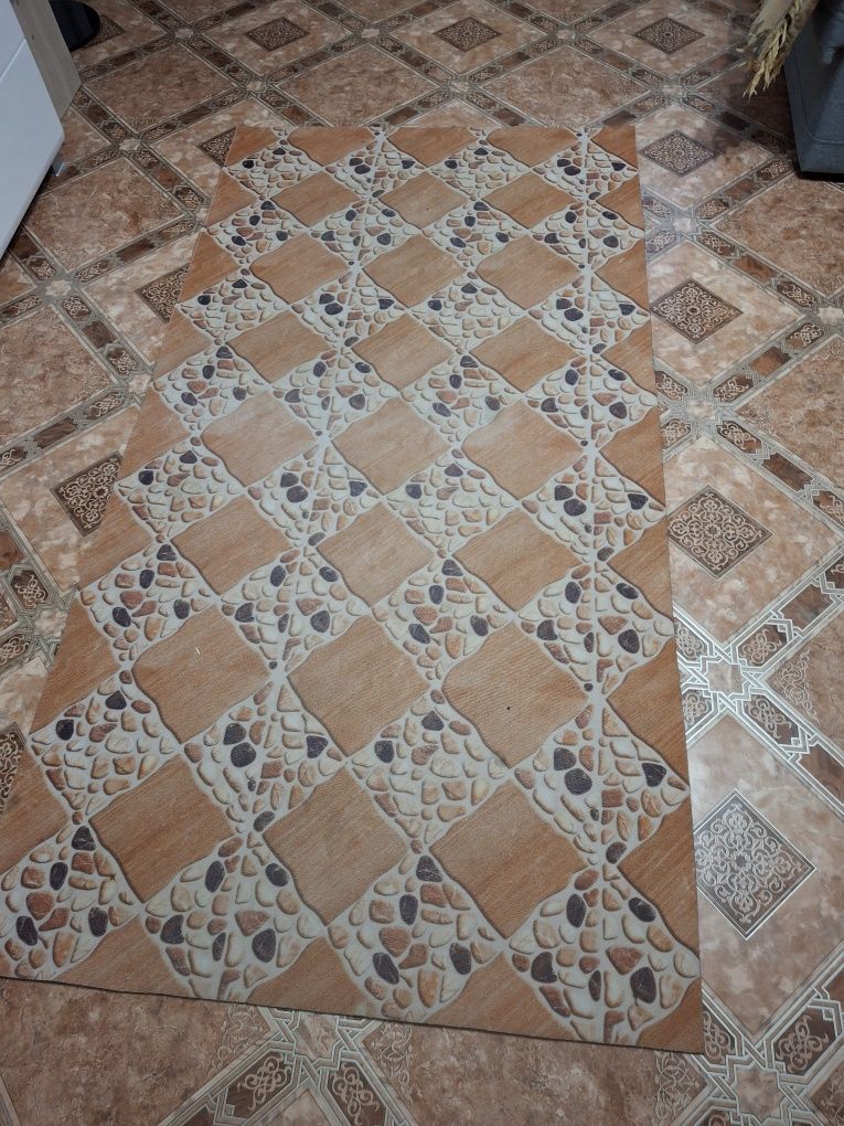 Продам ковры и дорожки