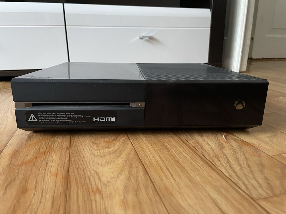 Продам X Box One