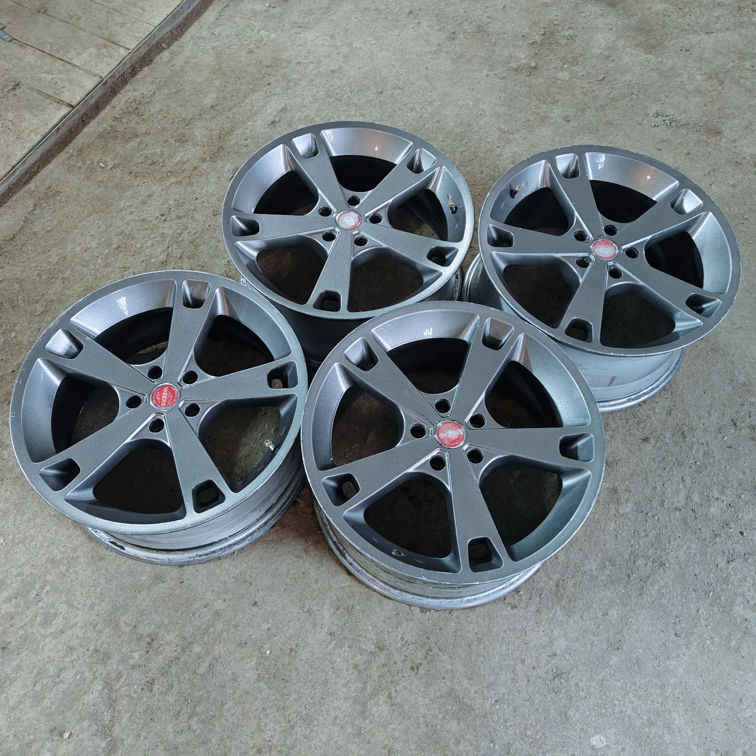R19 PCD 5*114,3 Комплект легкосплавных дисков