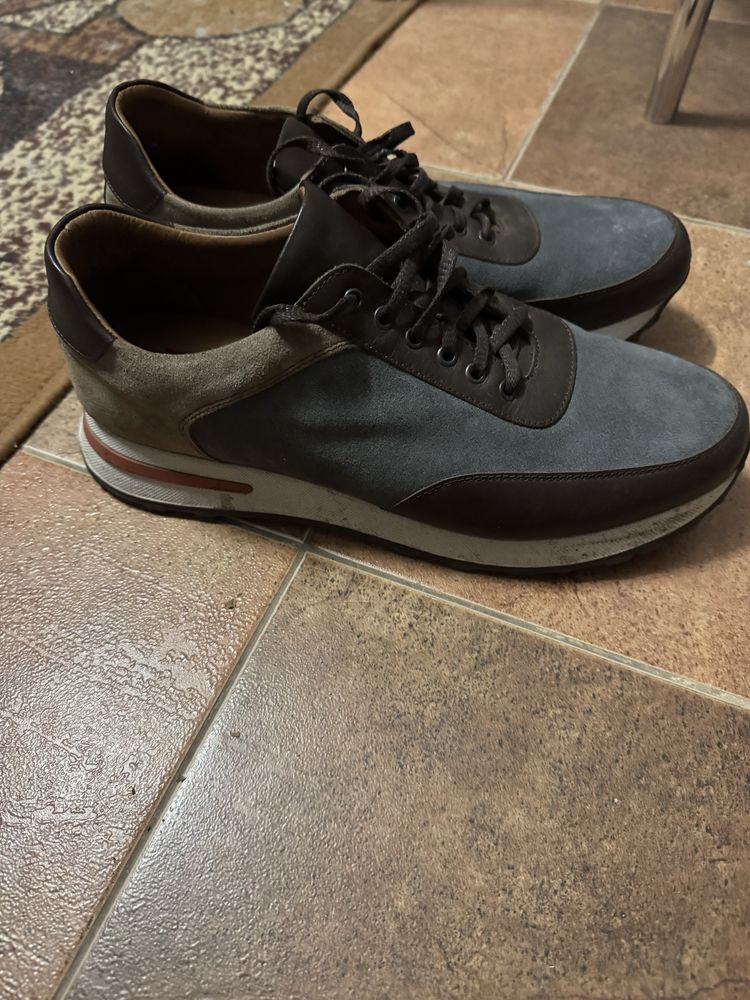 Продам кроссовки 42 - 43 размер