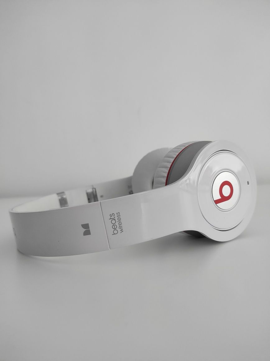 Продам белые наушники Beats by Dr. Dre Wireless Bluetooth (оригинал)