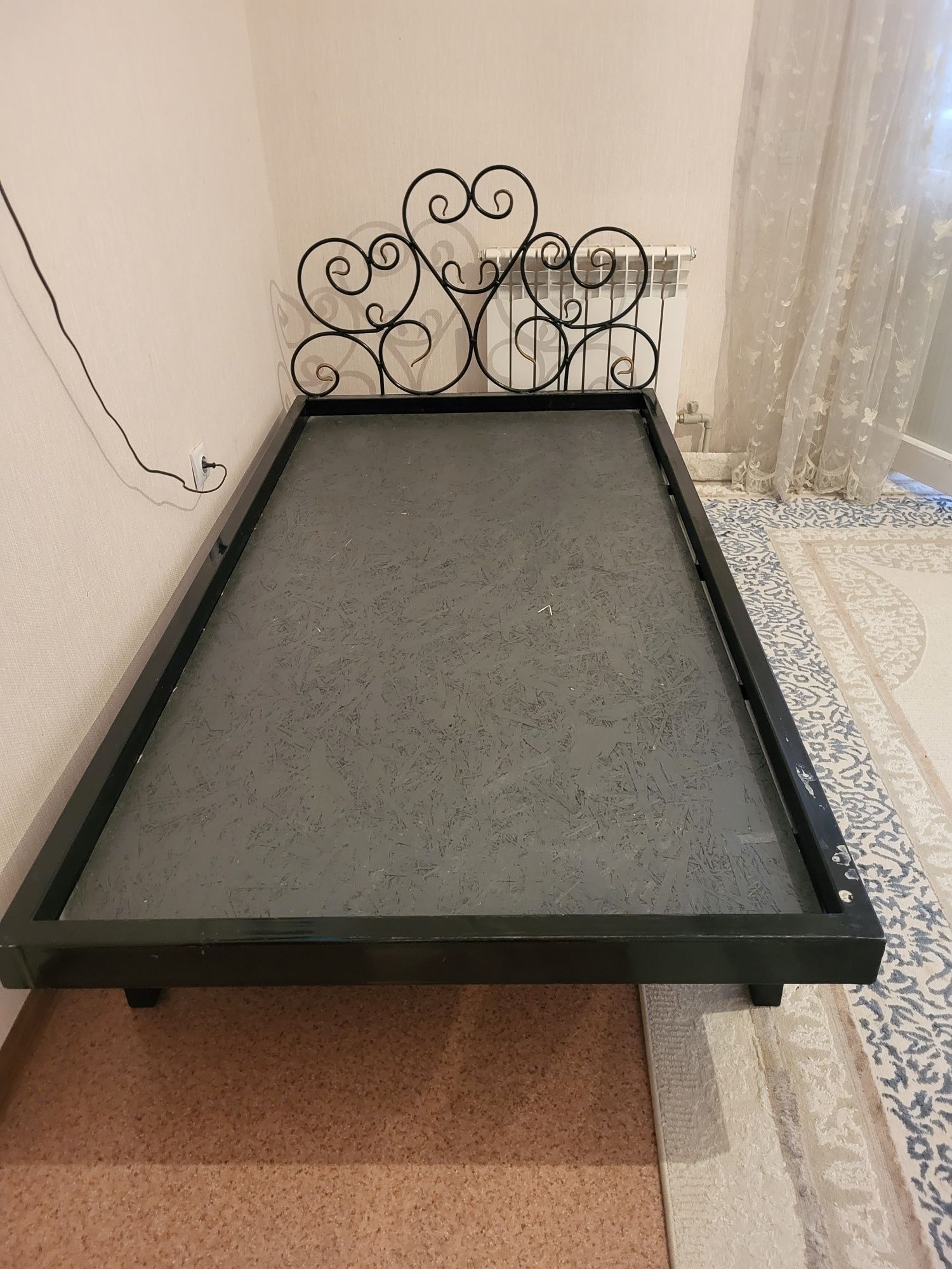 Железный кроват одноместный
