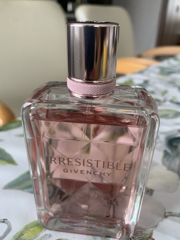 Продам духи Givenchy Irresistible , оригинал , 2 вида ,новые.
