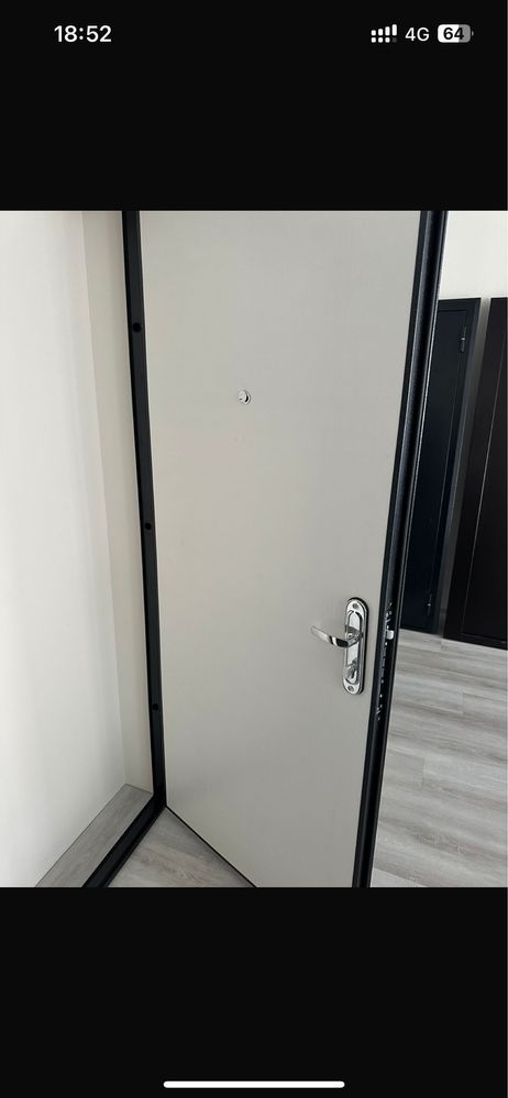 Продаю входные двери со склада в Караганде.Доставка и установка есть