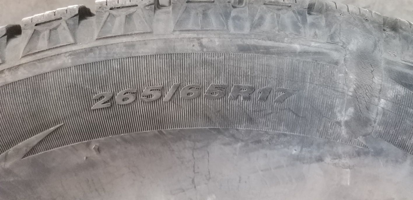 Зимние шипованные шины 265/65 r17