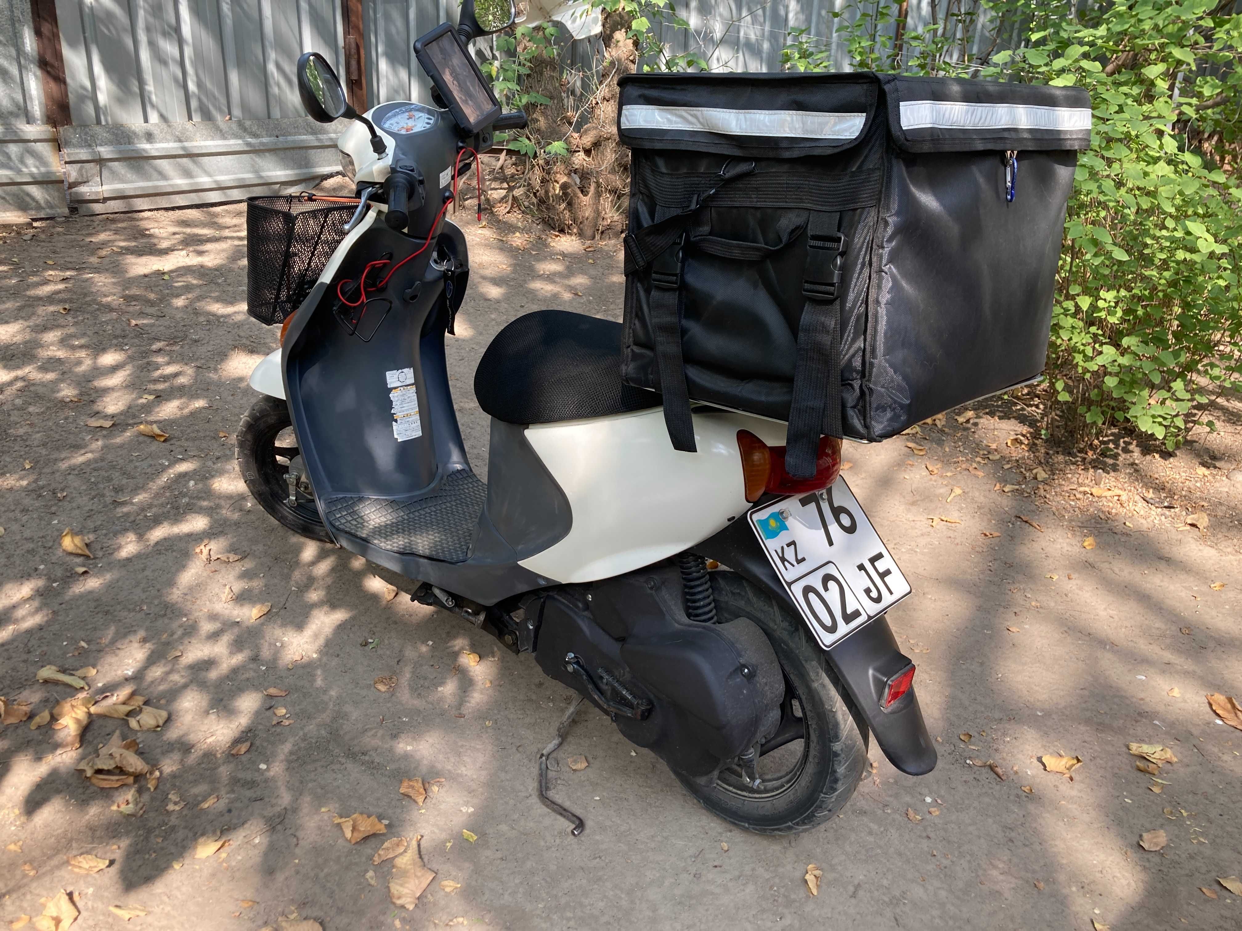 Мопед, скутер Suzuki lets 4