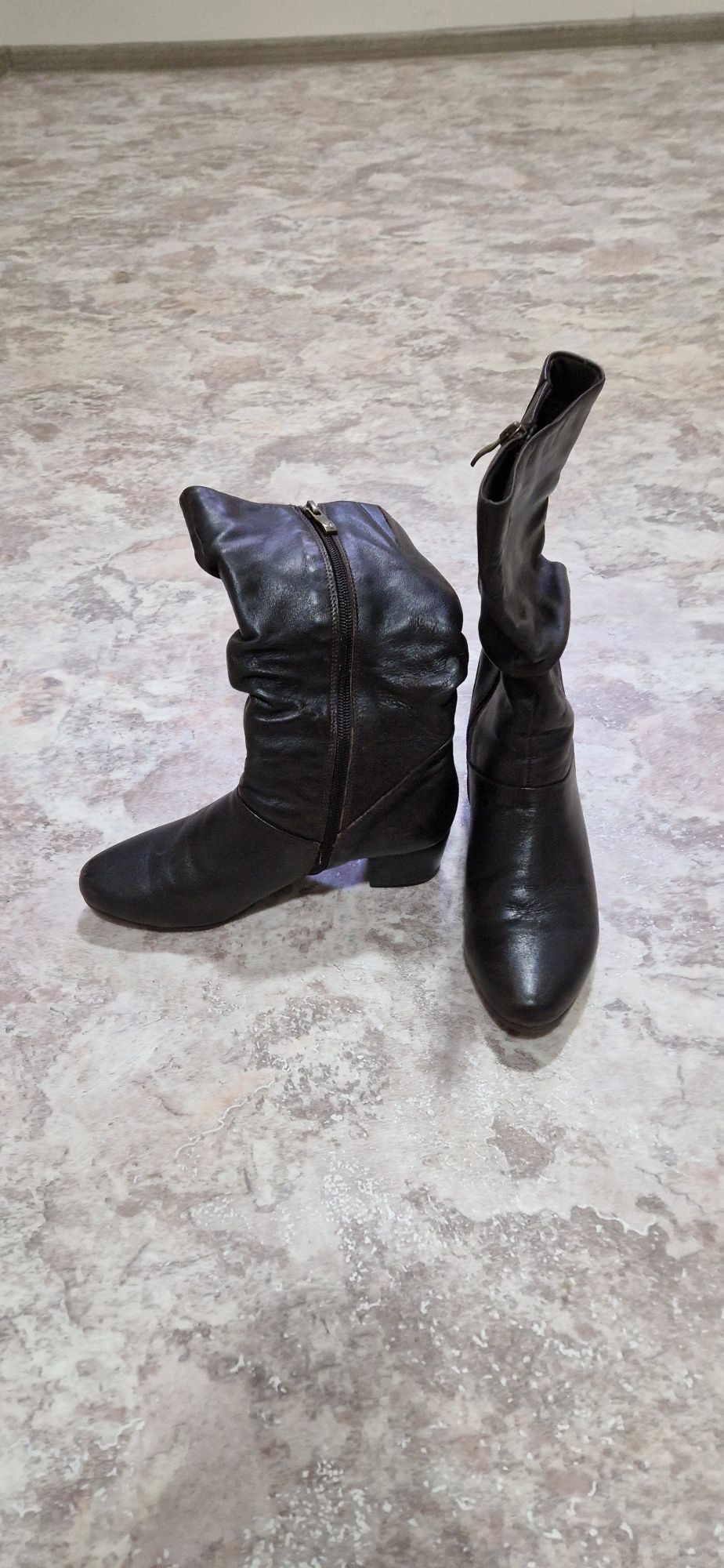 Продам сапоги осенние женские