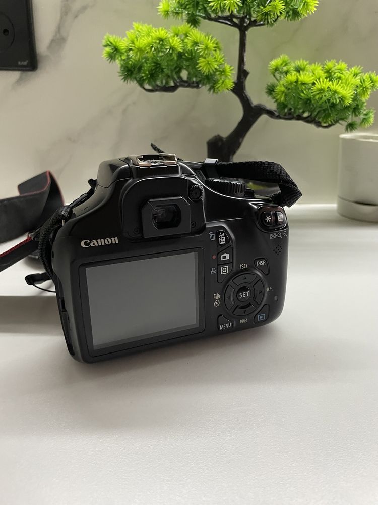 Фотоаппарат Canon 1100 D