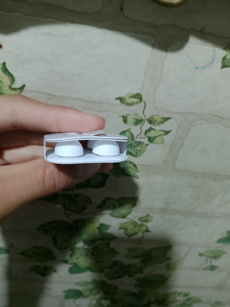 AirPods Pro + кейс + и сменные подушочки , В отличном состояние срочна