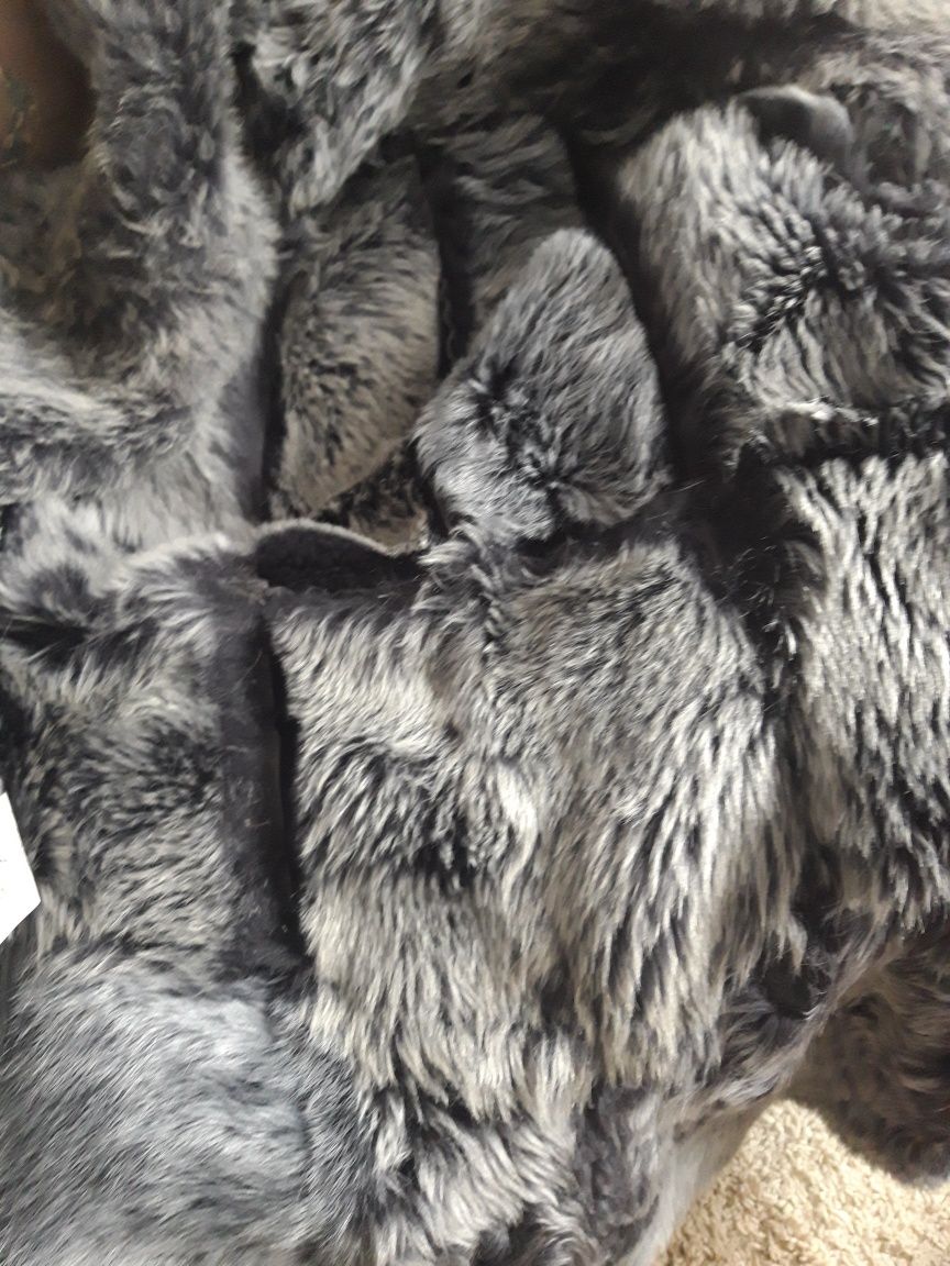 Продам две женские дублёнки из натуральной кожи