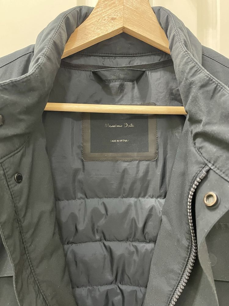 Продаю демисезонную куртку М Massimo Dutti