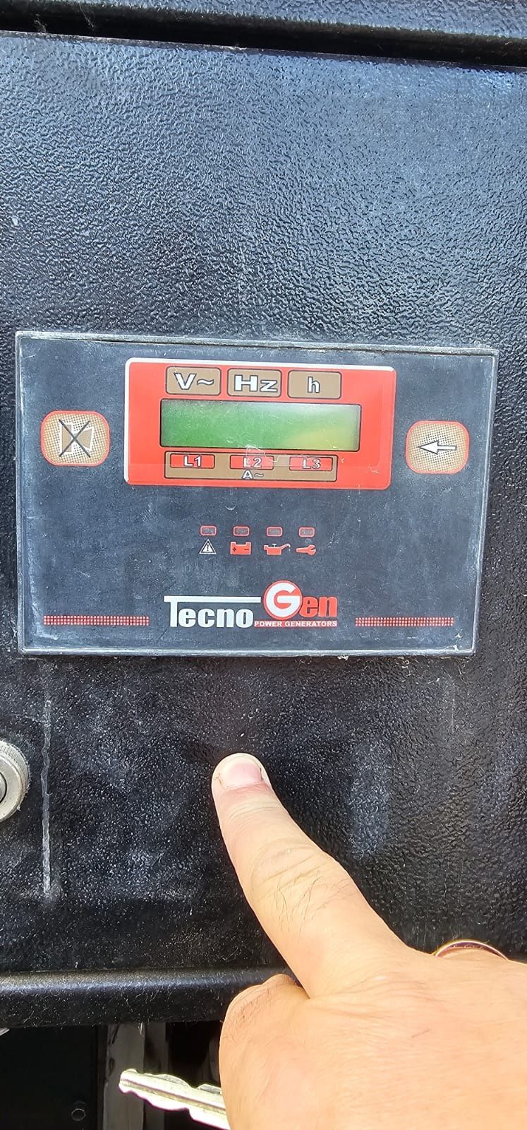 Продам генератор TecnoGen на запчасти.