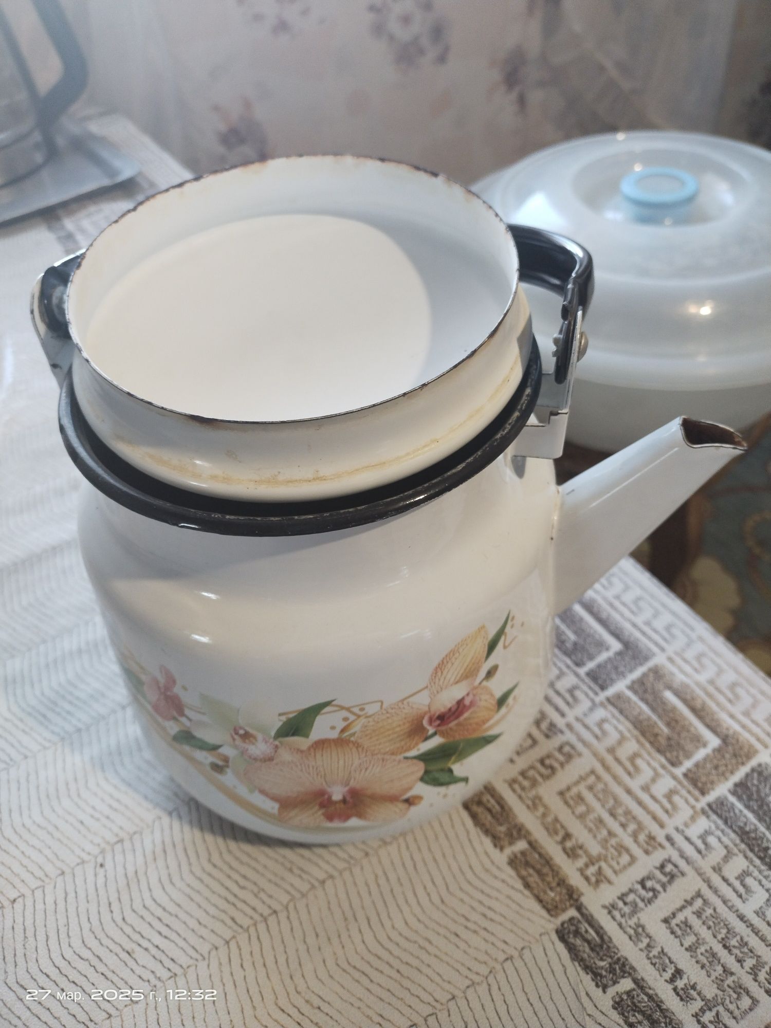 Продам чайники  не дорого