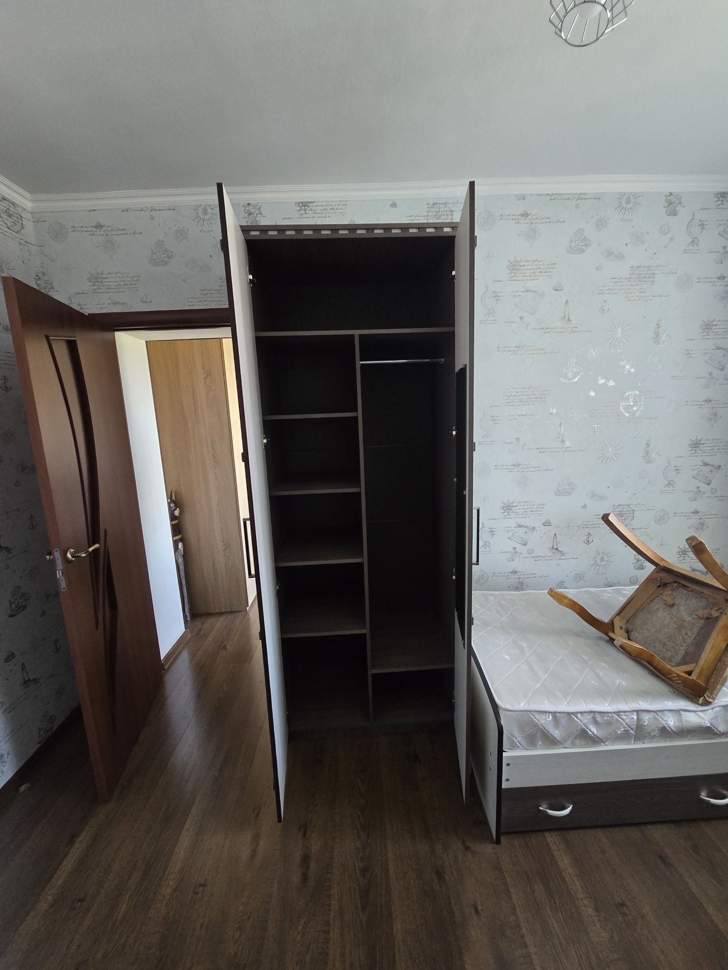 Продам шкаф и кровать