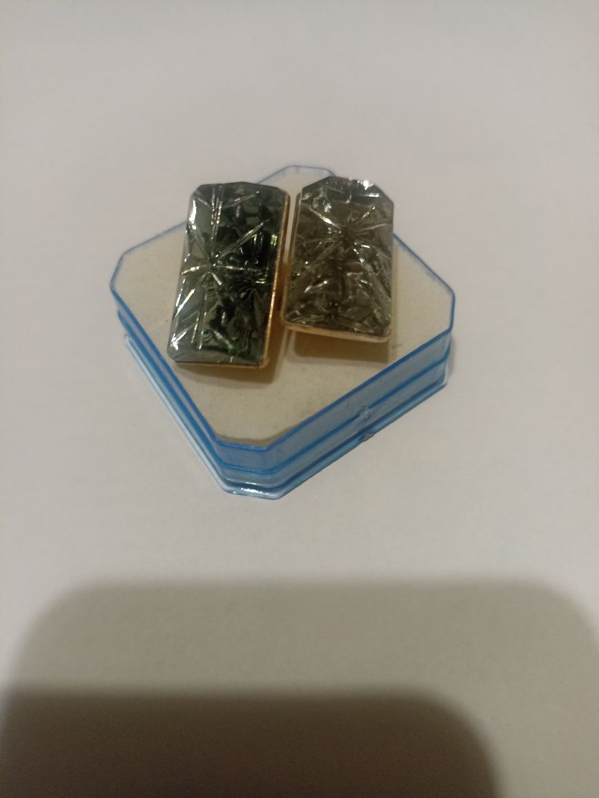 Продам запонки из горного хрусталя