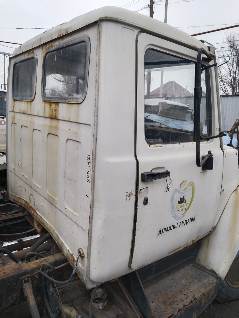 Газ 3309 2 шт кабина только без морды