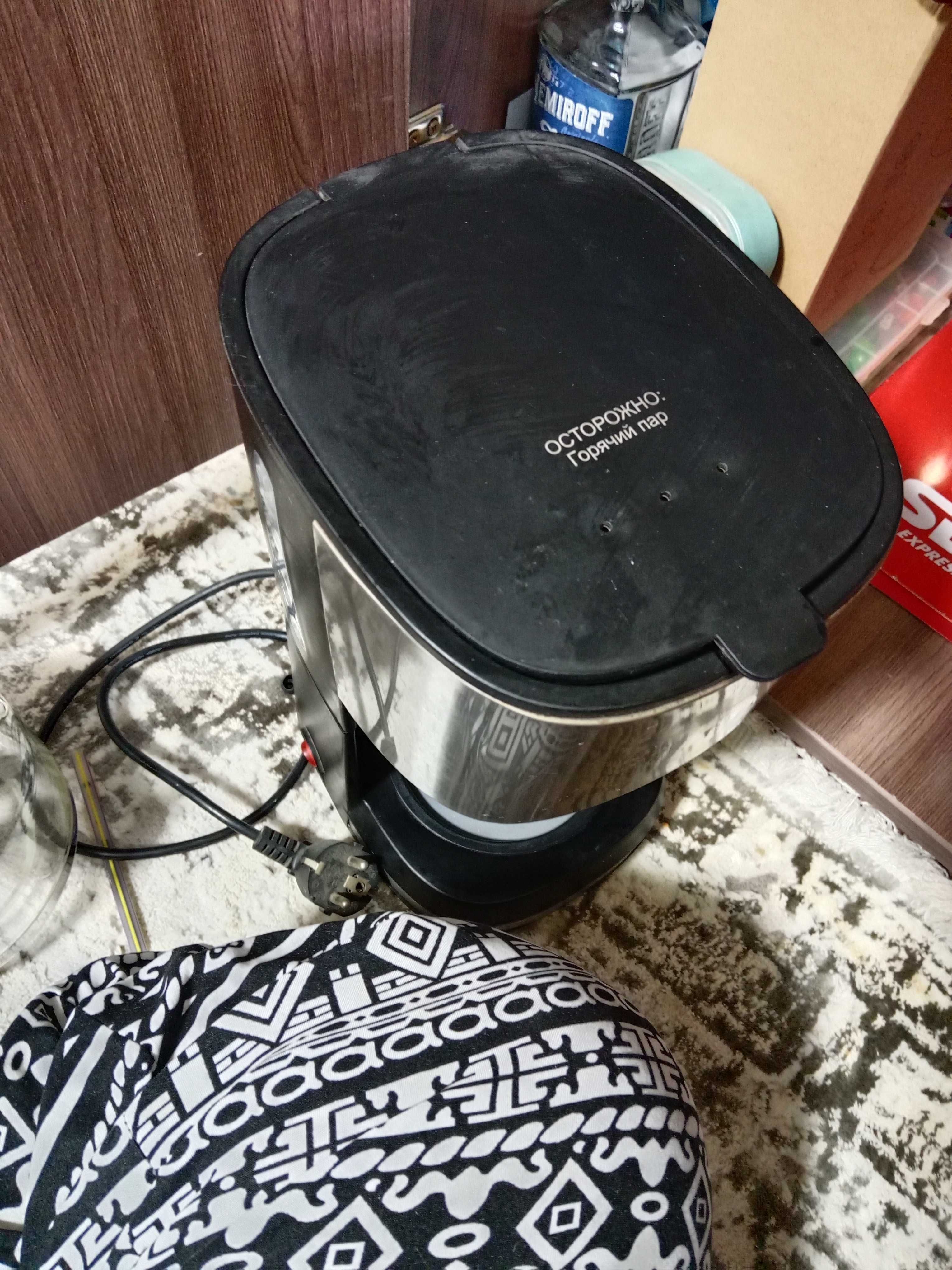 Кофемашина продам б/у, в отличном состоянии.