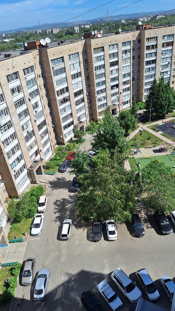 Продам 2 комнатную на Стрелке