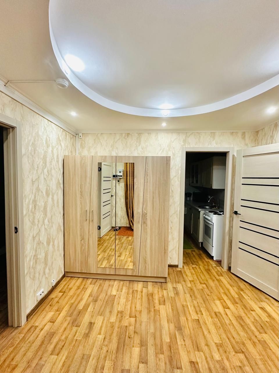 3 комн Командированным,Центр,Достык молл