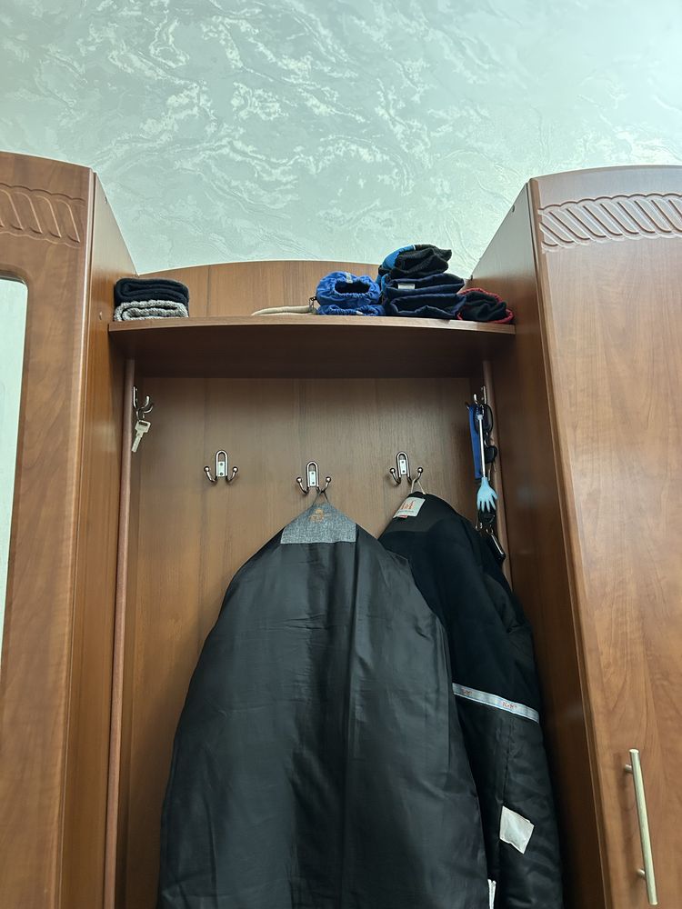 Шкаф на прихожую СРОЧНО