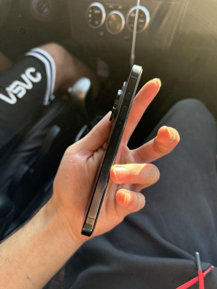 Iphone 16 pro Идеальный!!!