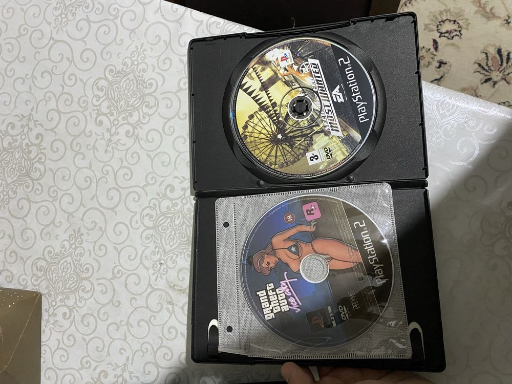 Продам пс2 с играми или же обмен на айфон 7