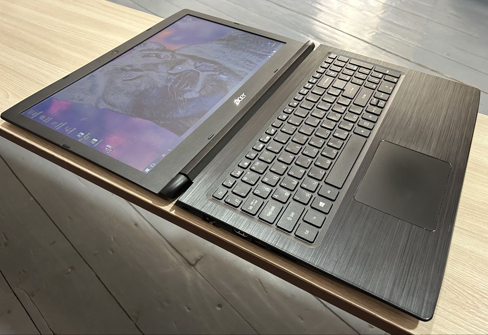 Ноутбук Acer  SSD в новом состояний