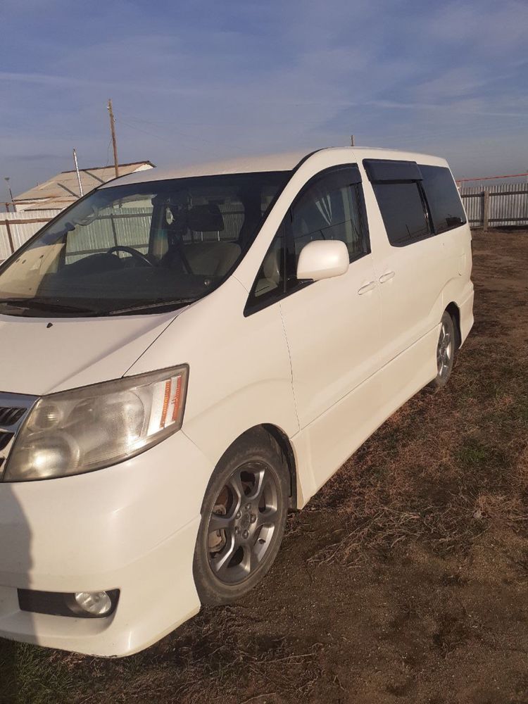Toyota Alphard 2005