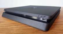 Продам  PLAY STATION 4 с дисками