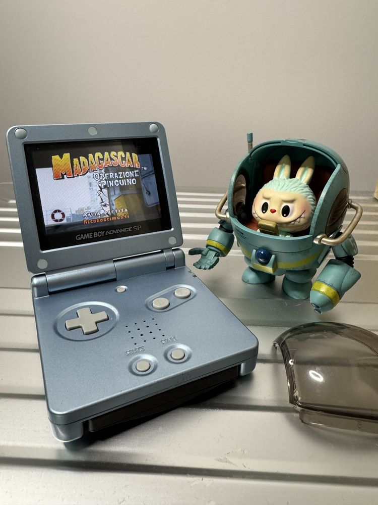GAME BOY Advance SP 101