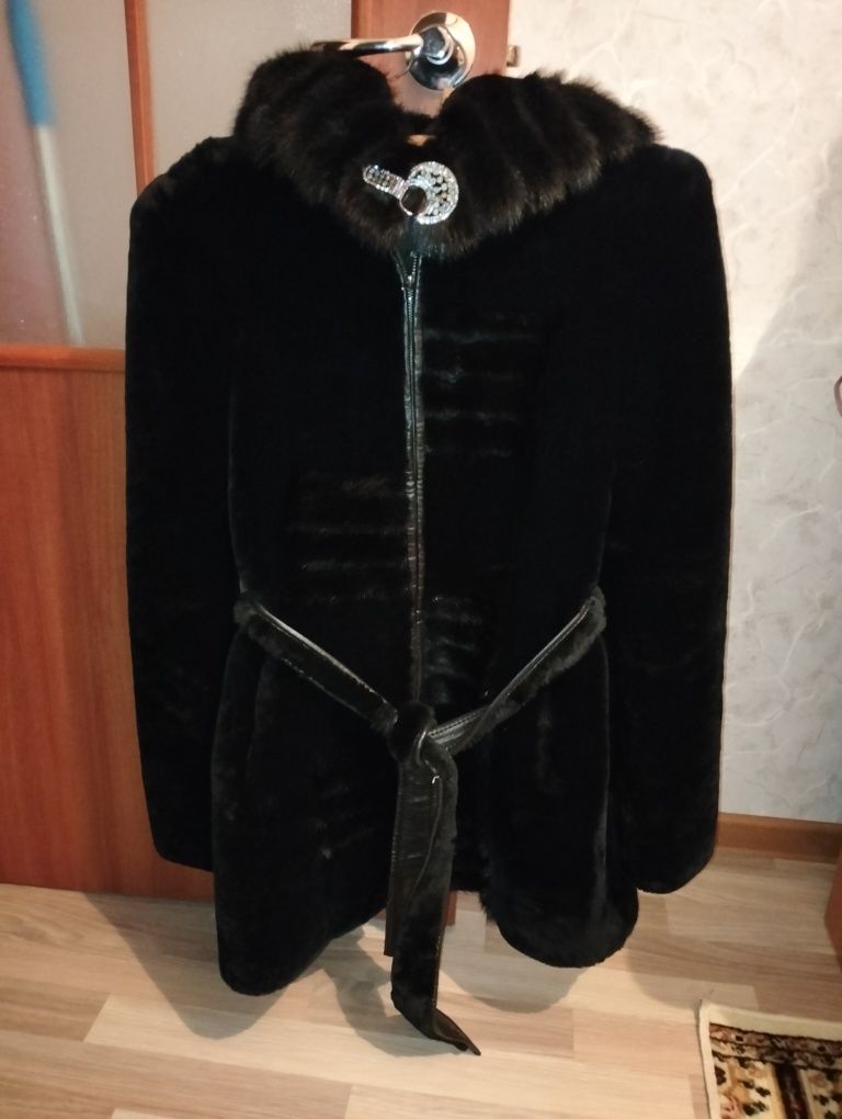 Шуба. Мутон+ норковые вставки