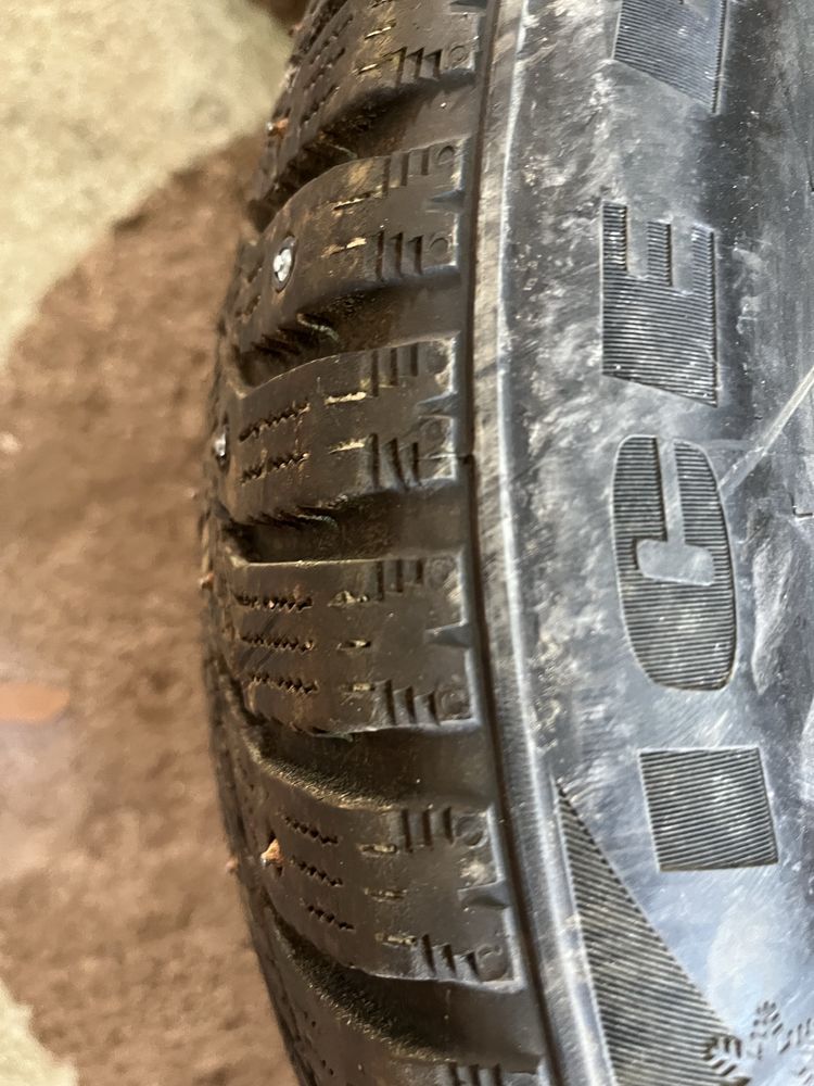 Продам щины шипованные R17
