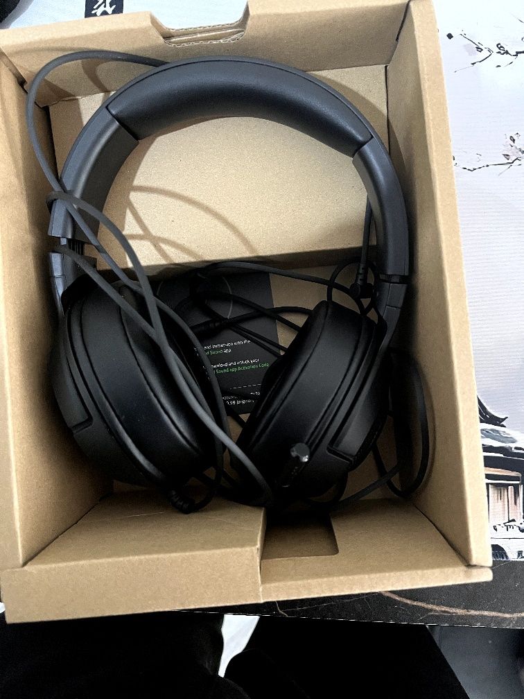 Продаю наушники Razer