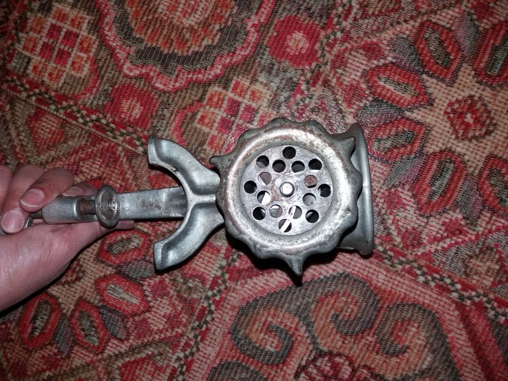Старинная мясорубка  АЗТМ / 1961 г