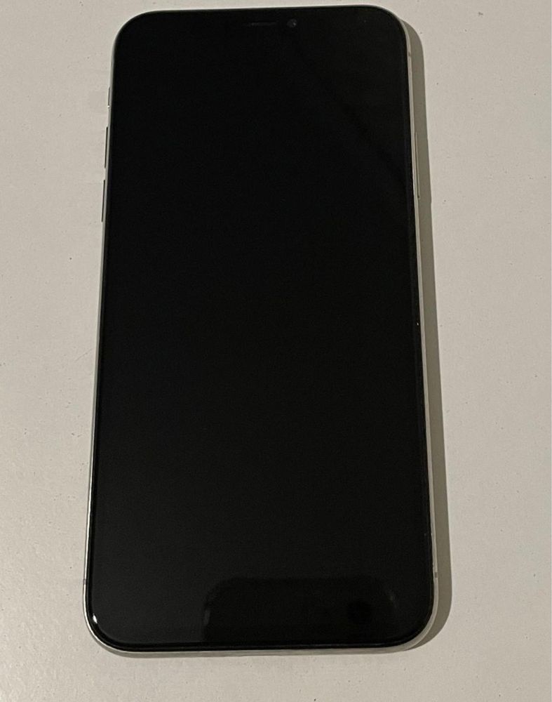 Продаю б/у IPhone X