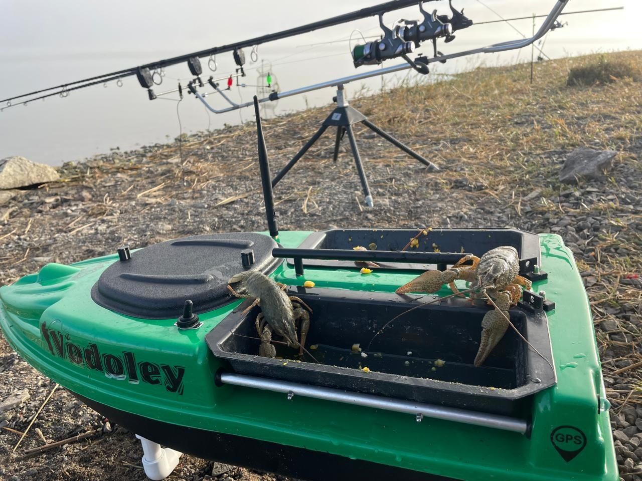 Прикормочный кораблик VODOLEY