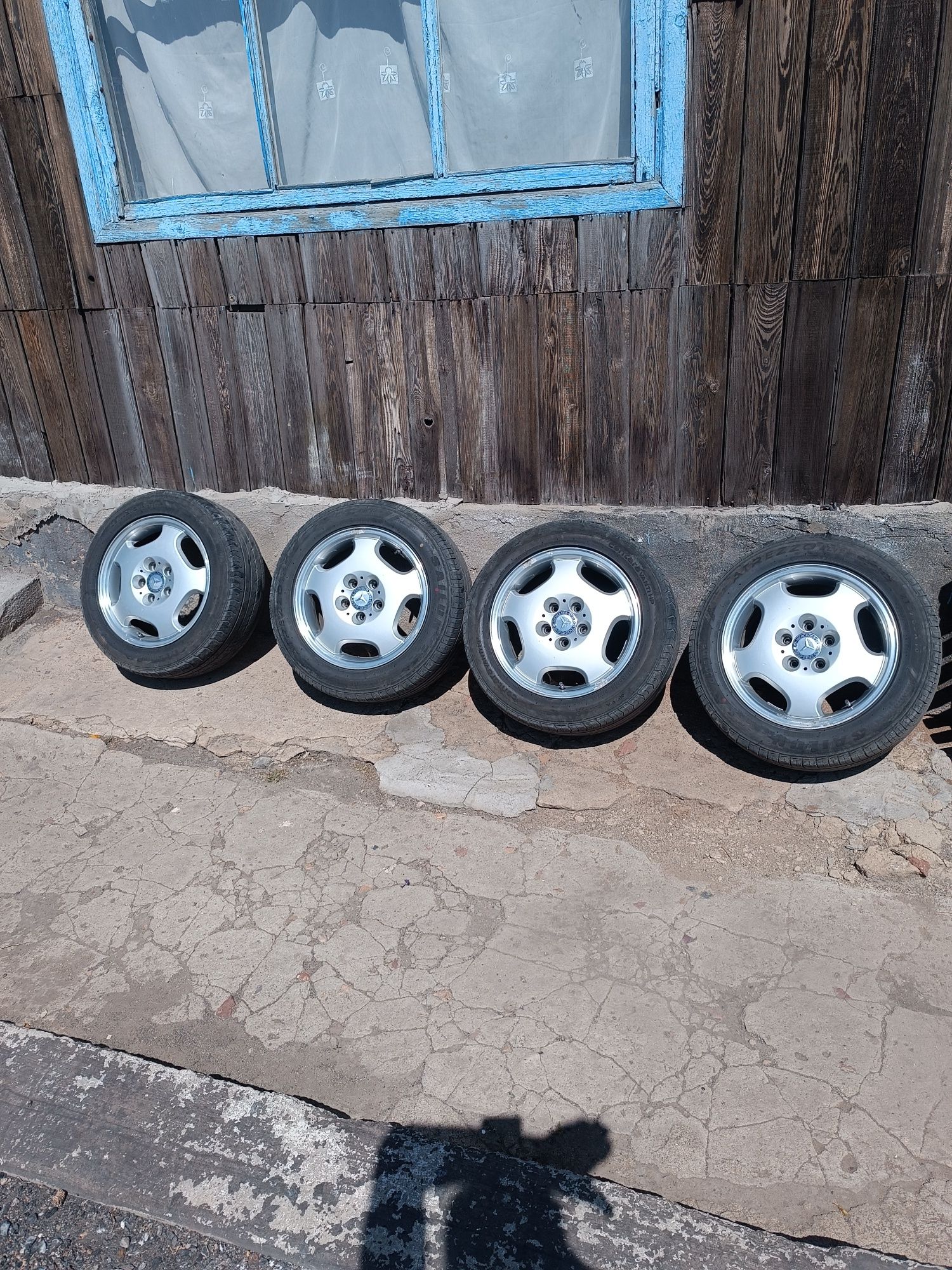 Продам колеса в сборе вместе с дисками на мерседес R16