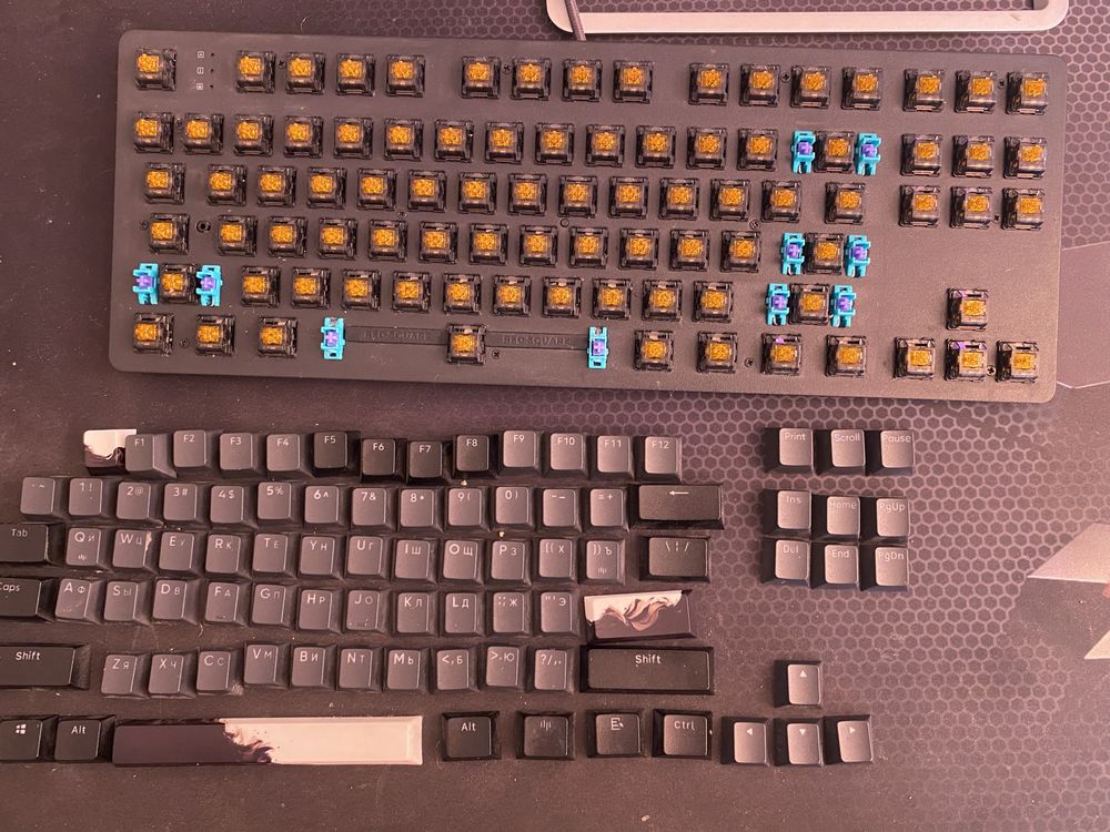 Red square keyrox tkl equinox