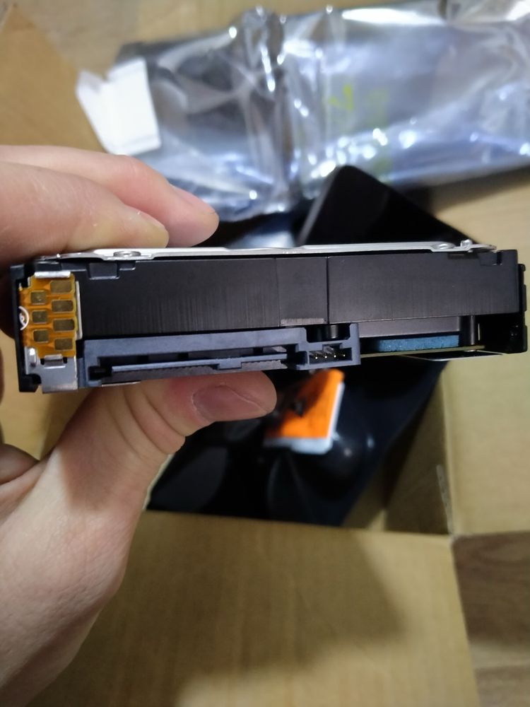 Продам жесткие диски по 2 Tb, 2 шт.