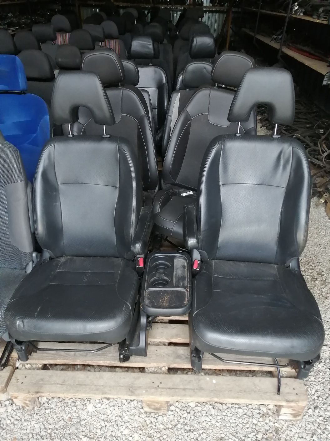 Продам сидения автомобильные привозные