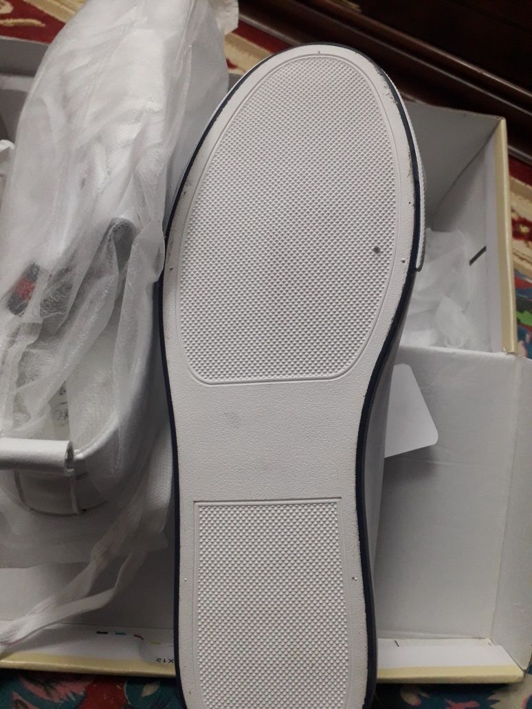 Продам кросы T.TACCARDI