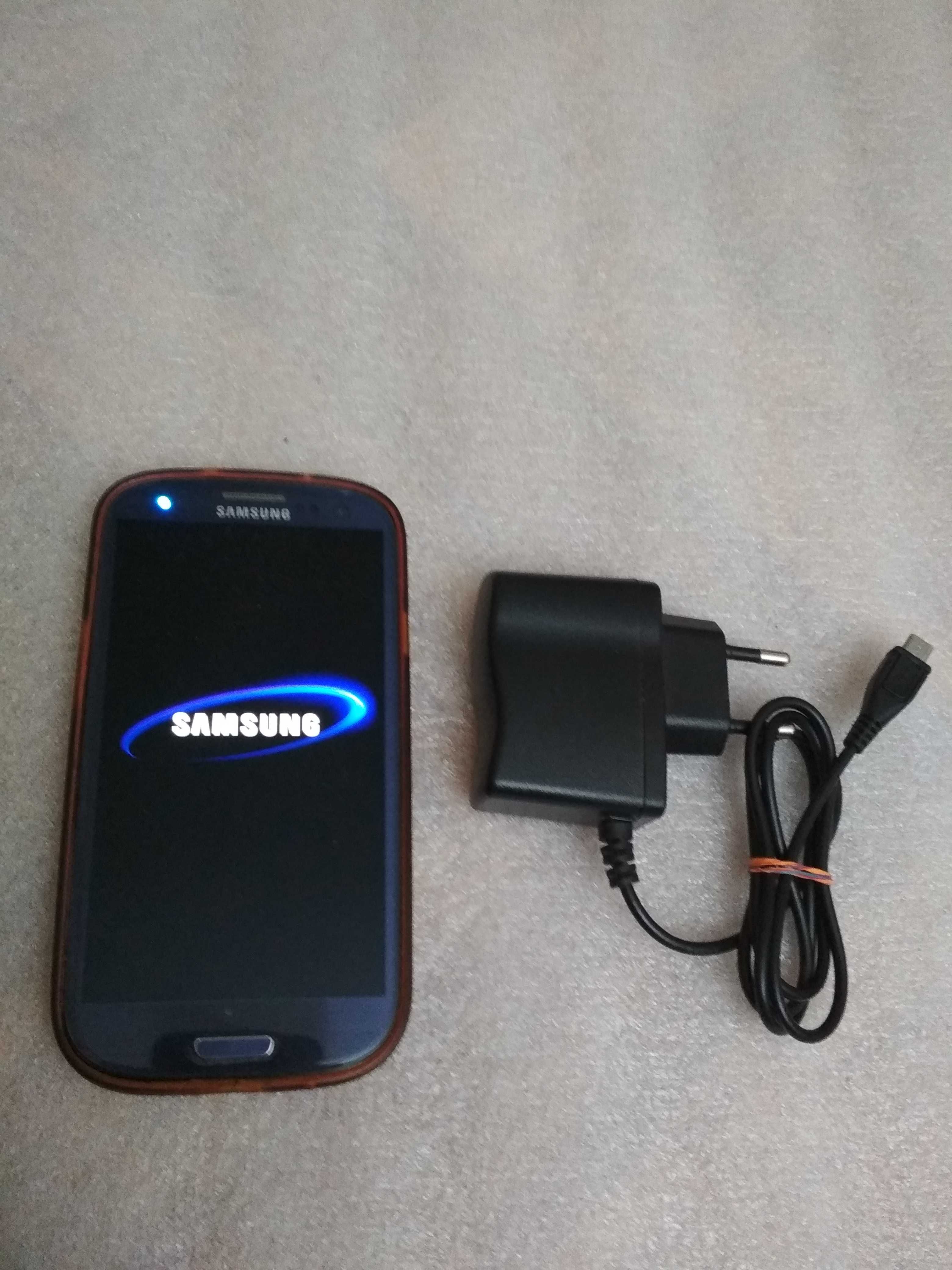 Смартфон Samsung Galaxy S 3 GT-I9300