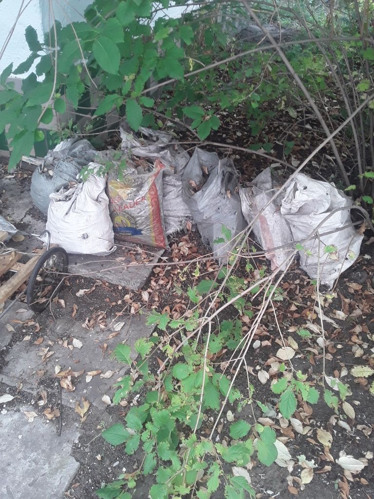 Бесплатно. Бой кафеля керамогранита.