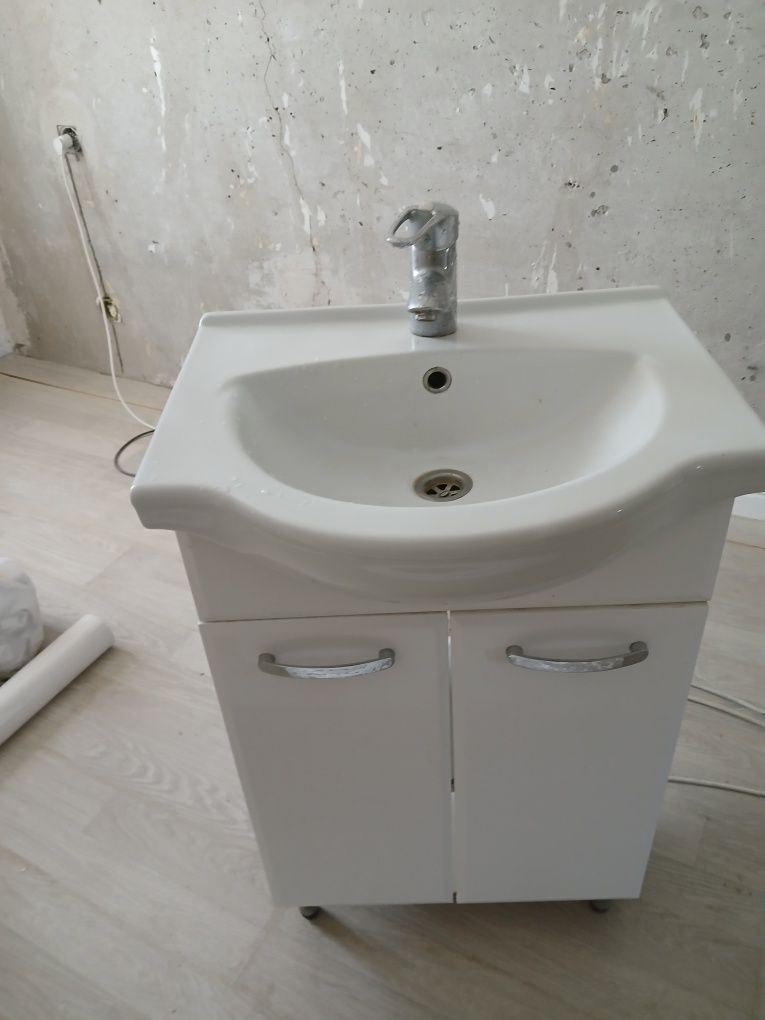 Раковина  в душевую