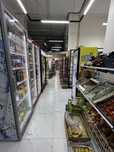Продуктовый магазин в жилом районе