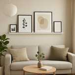 Полка MOSSLANDA из IKEA для размещения картин, фотографий или книг.